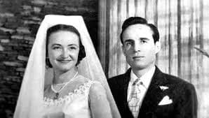 Roberto Gómez Bolaños y doña Graciela Fernández tuvieron un matrimonio feliz y bien avenido durante más de veinte años, teniendo seis hijos.