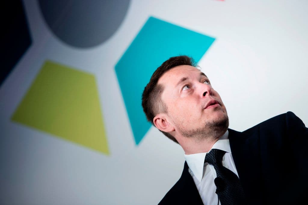 Musk considera acabar con la prohibición de Trump en Twitter si llega a controlar la red social
