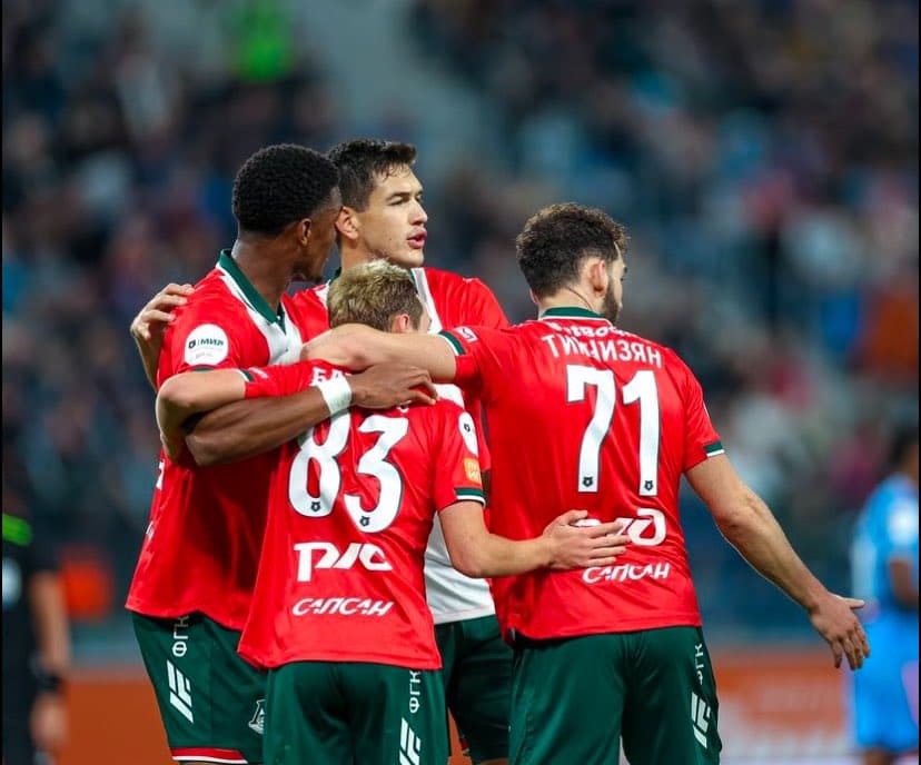 César Montes marca gol en partido ante Luis Chávez en Copa de Rusia