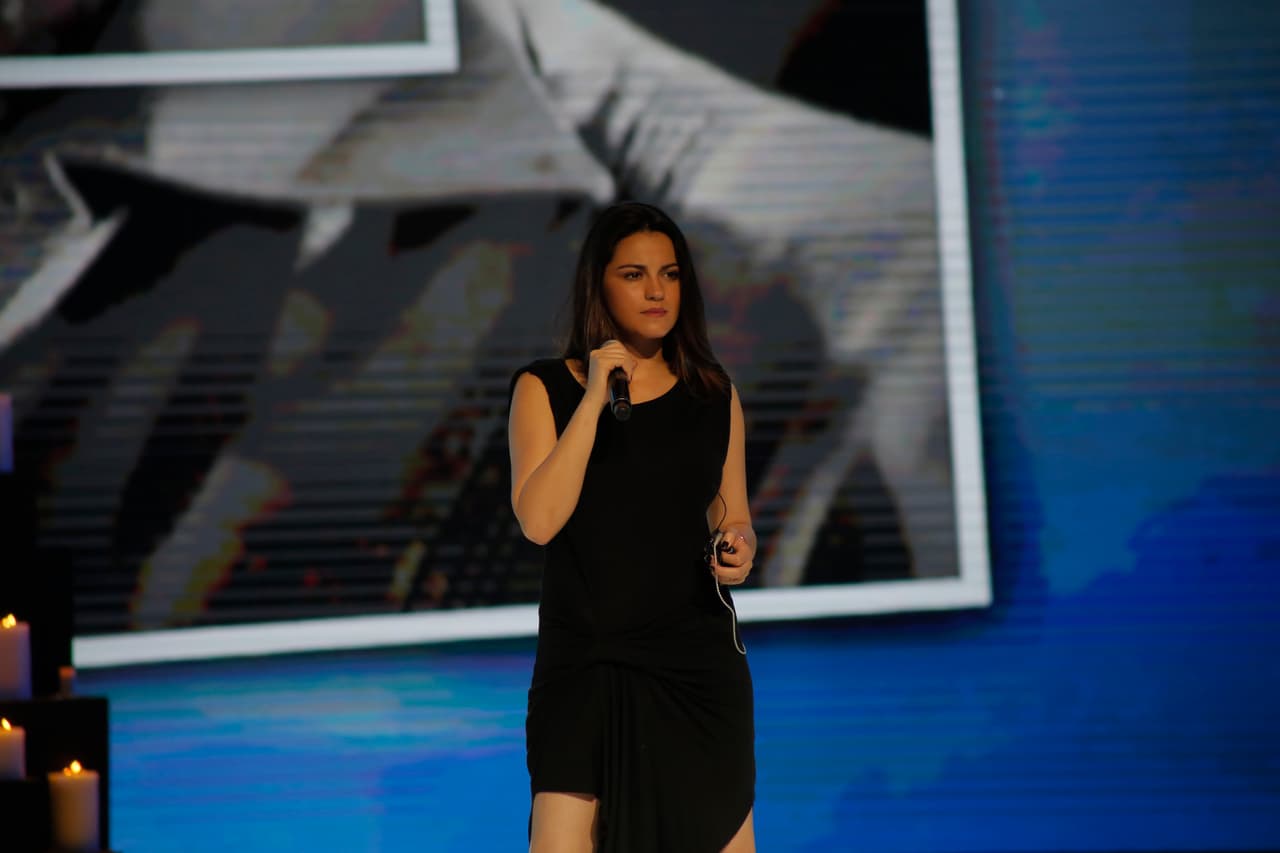 Maite Perroni ya se encuentra en el puerto de Acapulco y está lista para presentar un show de primera en la entrega 34 de los Premios TVyNovelas 2016.