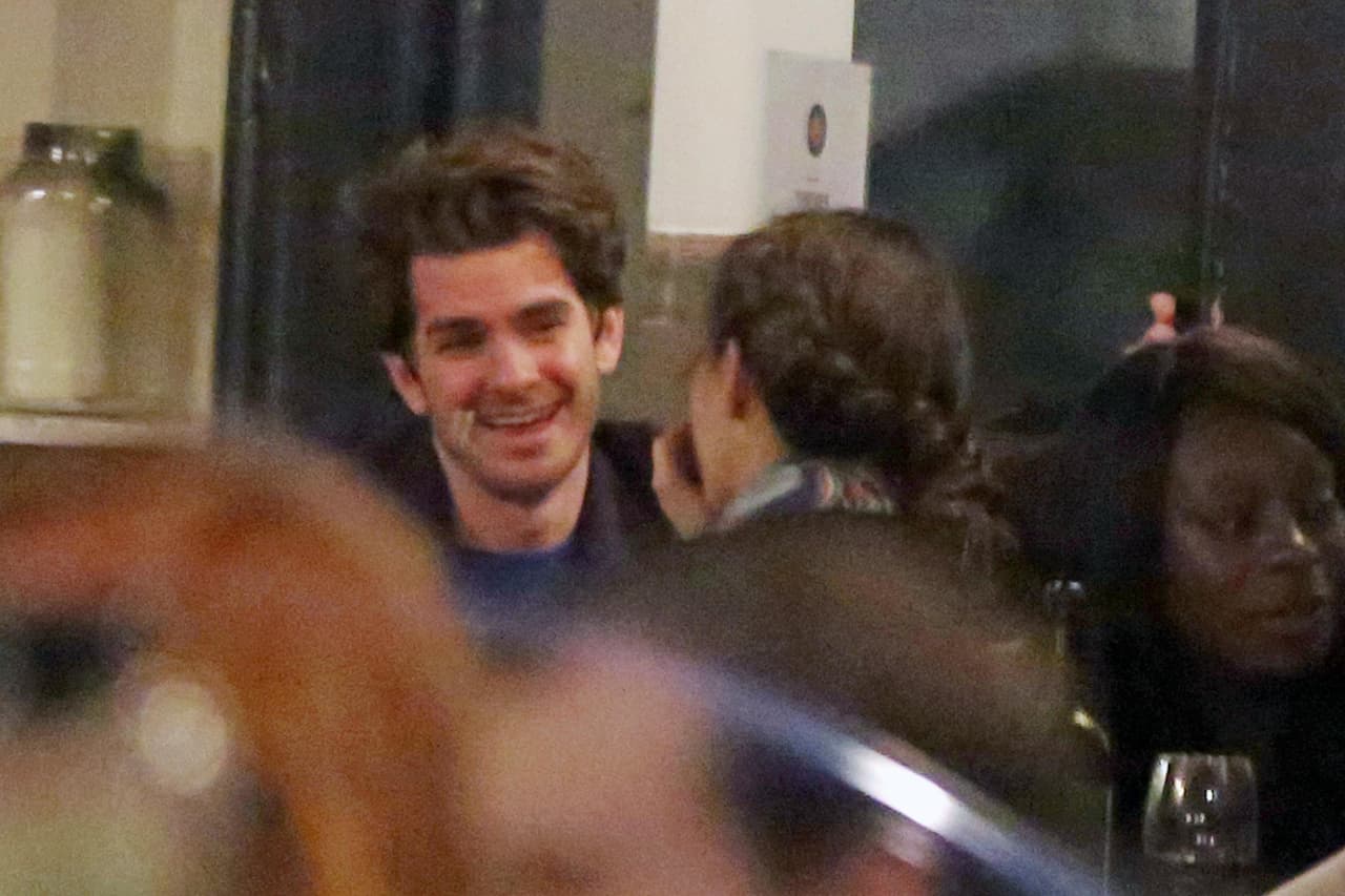 Andrew Garfield fue visto en cita romántica con nueva chica.