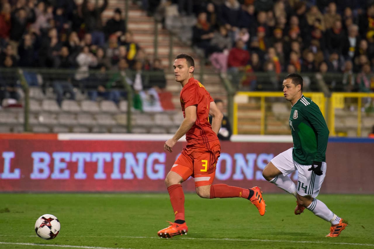 Thomas Vermaelen: El central fue pilar en defensa aunque en el segundo tiempo no vio la pelota con el 'Chucky' Lozano.