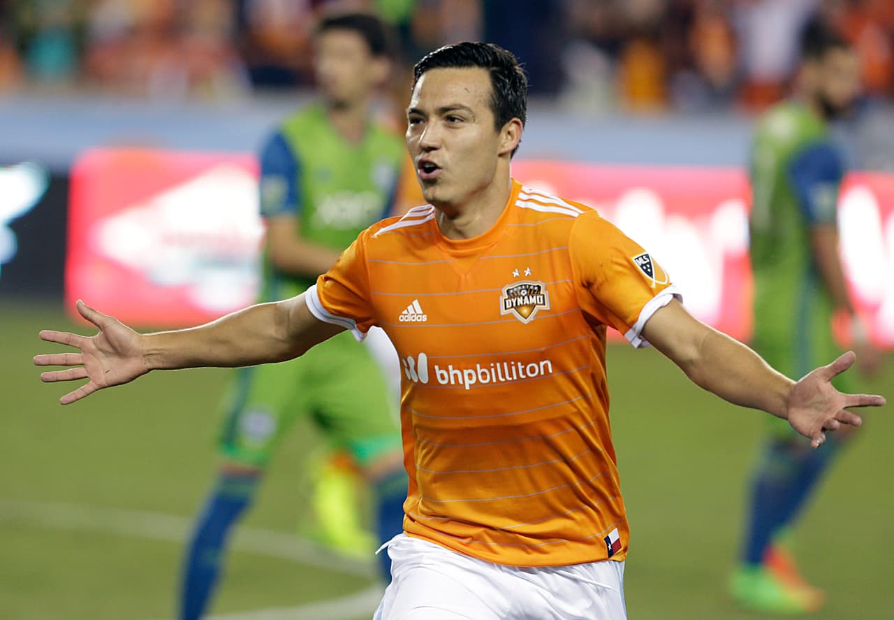 MLS - Jornada 1: Houston Dynamo 2-1 Seattle Sounders - Erick 'Cubo' Torres abrió el marcador para los locales al minuto 20 en el arranque de la temporada con un gran tiro libre.