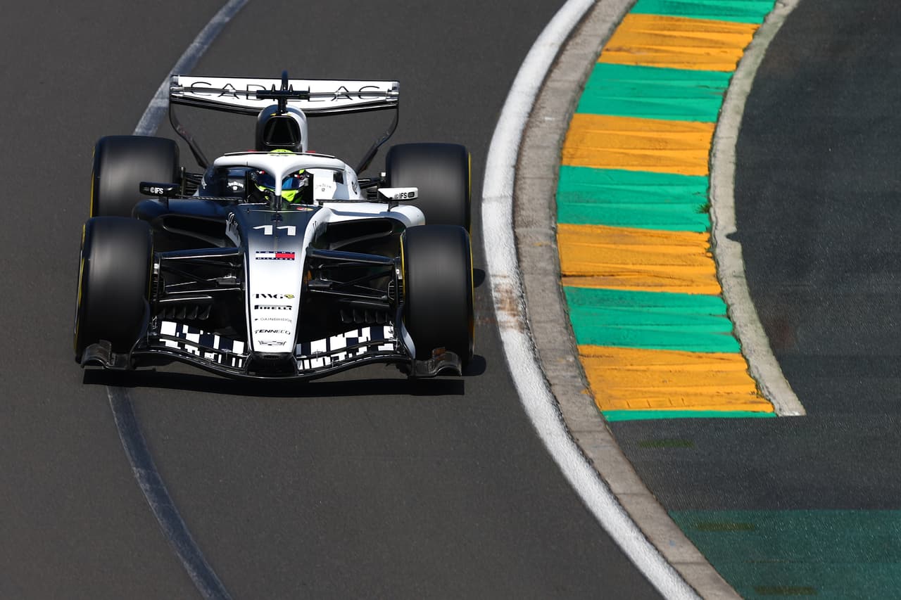 Checo Pérez finaliza 20 en la primera práctica libre en el GP de Australia