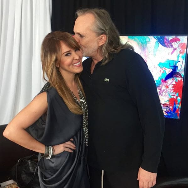 Pero años después se reencontraron y el cantante se avergonzó de lo que hizo: "Más de 15 años después vuelvo a verlo, él no se acordaba de eso, yo fui la que le dije 'yo contigo tengo una historia de mis primeras entrevistas frustradas' y me dijo 'no te puedo creer que yo hice eso, qué pena'. Entonces nos dimos un beso de reconciliación".
<br>