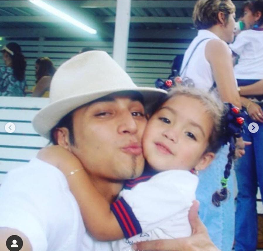 "Hace dos semanas tuve covid y dije que jamás en la vida había experimentado 
<b>un dolor físico tan fuerte</b> como ese. Hoy, dos semanas después, ¡me duele todo menos el cuerpo!". 
<br>