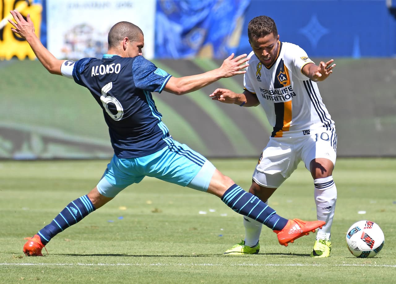 Sep 25, 2016; Carson, CA, USA; Seattle Sounders midfielder Osvaldo Alonso (6) blocks a pass by Los Angeles Galaxy forward Giovani dos Santos (10) in the first half of the game at StubHub Center. Mandatory Credit: Jayne Kamin-Oncea-USA TODAY Sports