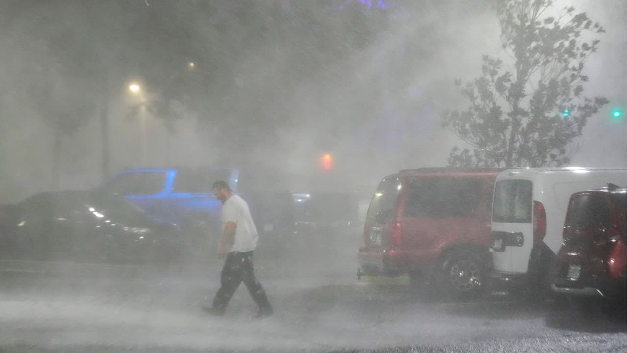 "Por favor, quédese en casa" Así amanecen Tampa y Orlando tras el paso del huracán Milton