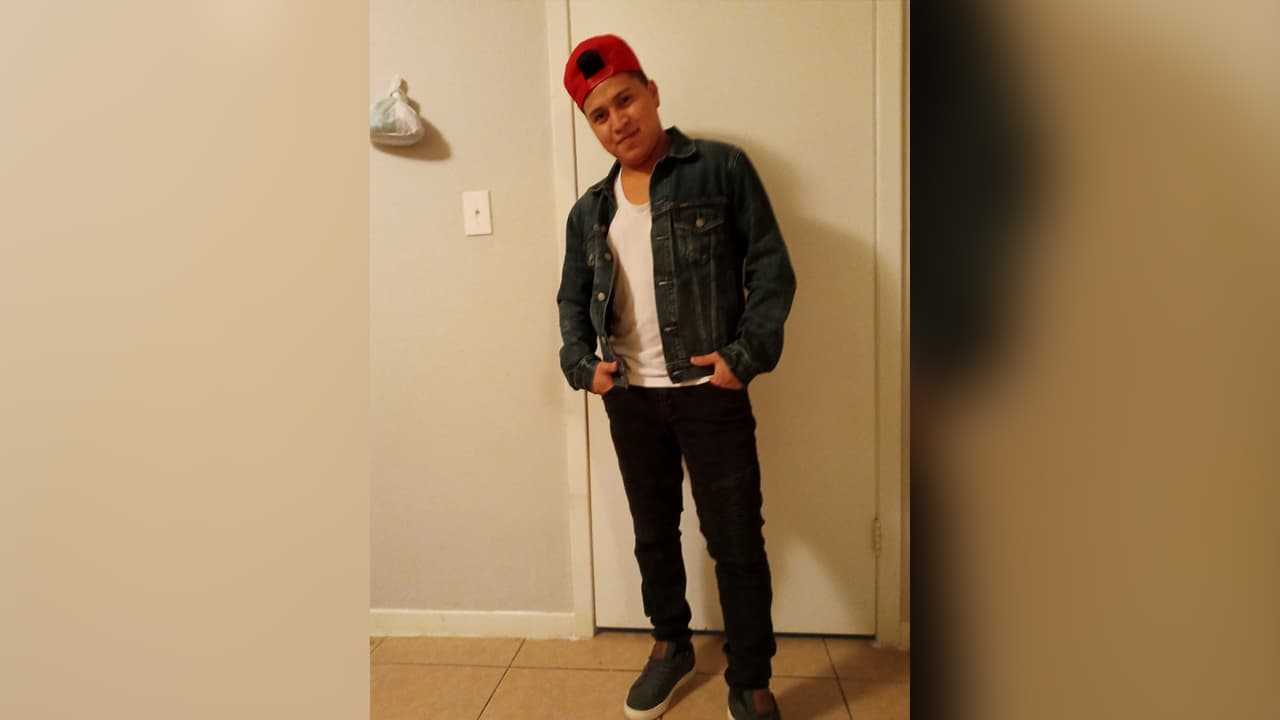 Solicitan ayuda de la comunidad con información que lleve a dar con su paradero. Las pistas se deben suministrar al 713-308-3600 o 
<b><a href="https://crime-stoppers.org/" target="_blank">Crime Stoppers</a></b> al 713-222-TIPS.