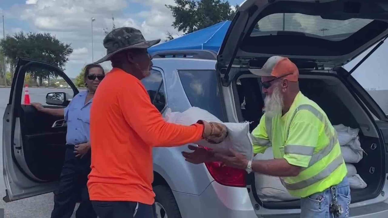 'Dios quiera y no pase nada más que un poco de lluvia': así se preparan para Helene en Polk