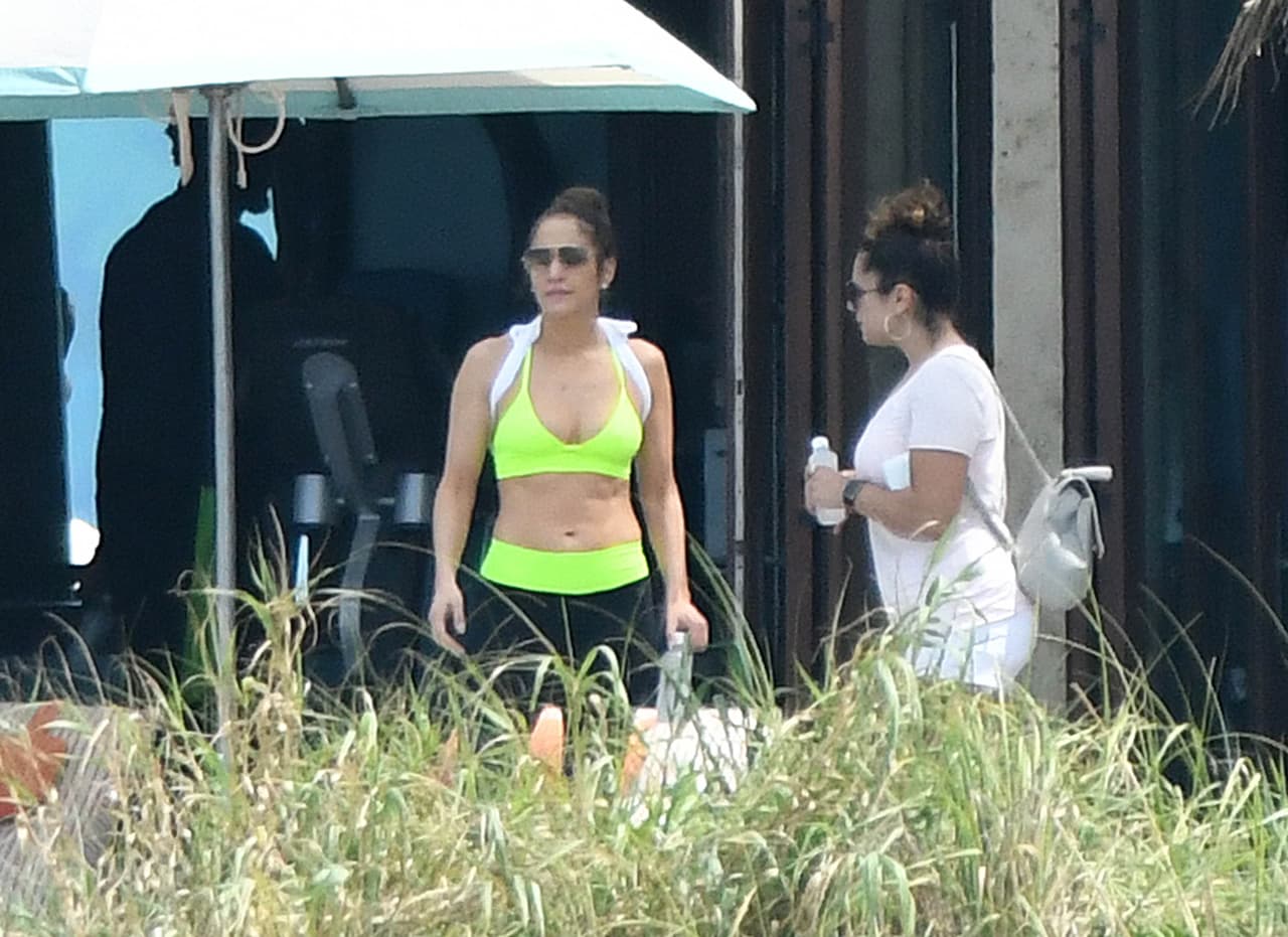 Los coordinados deportivos le quedan muy bien. En los que el top de tirantes finos es fundamental.