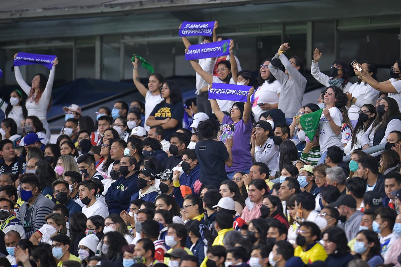 Hubo 10 mil aficionados en la tribuna.
