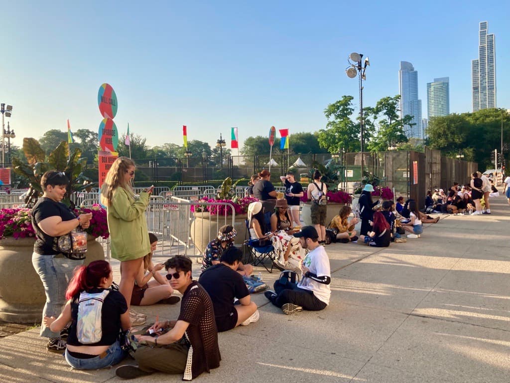 Con temperaturas agradables comienza el primer día de Lollapalooza.