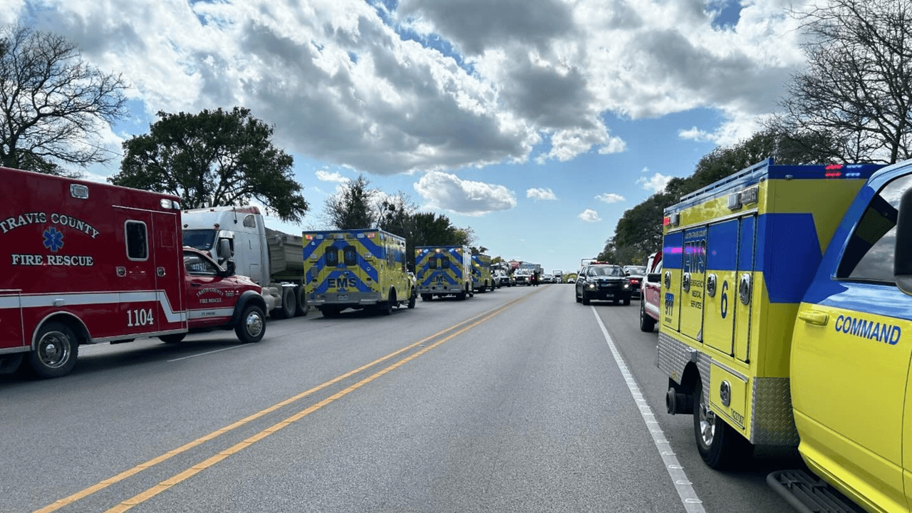 Identifican a otra víctima del choque entre un camión y un autobús escolar en Bastrop