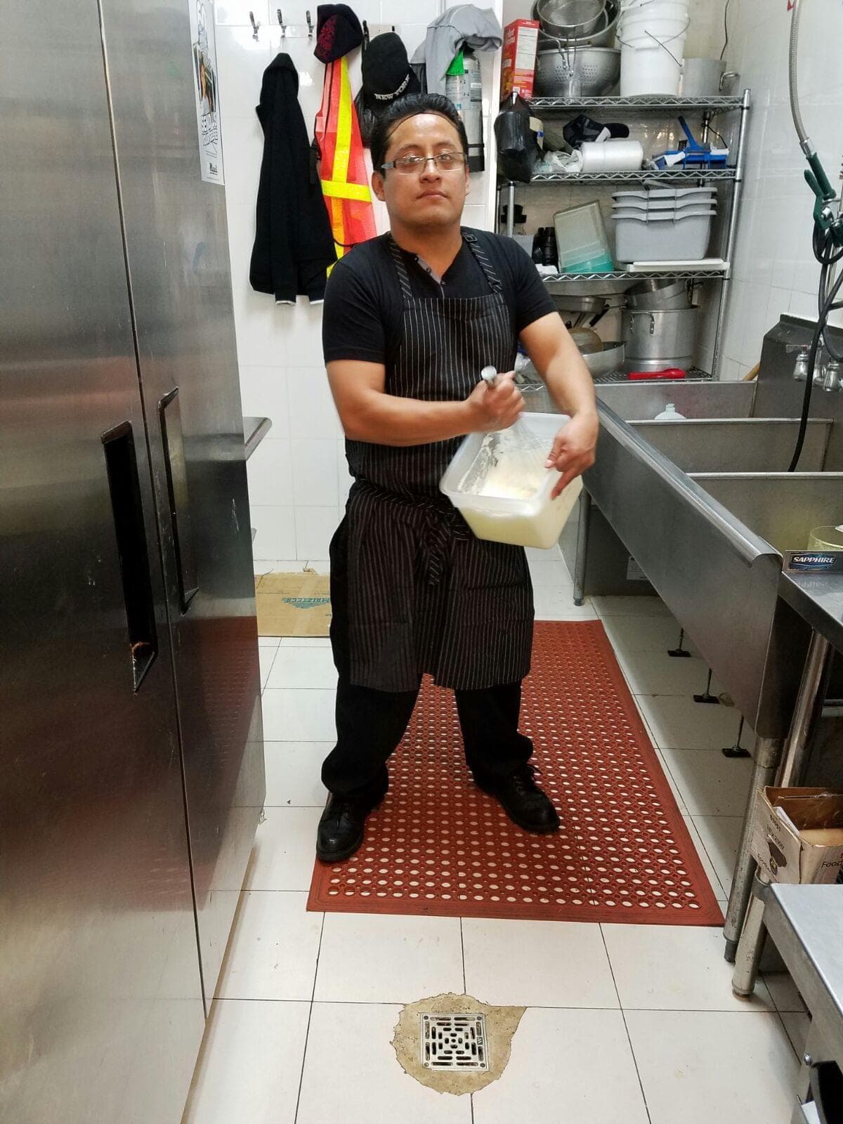 Adrián Hernández López trabajó en cocinas la gran parte del tiempo que vivió en Nueva York.