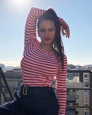 <b>4. Su primer desaire artístico. </b>A los 15 años participó en un concurso de talento musical de la TV española ('Tú sí vales'), pero no ganó porque, según uno de los jueces: aunque tenía mucho talento no sabía cómo sacarlo.