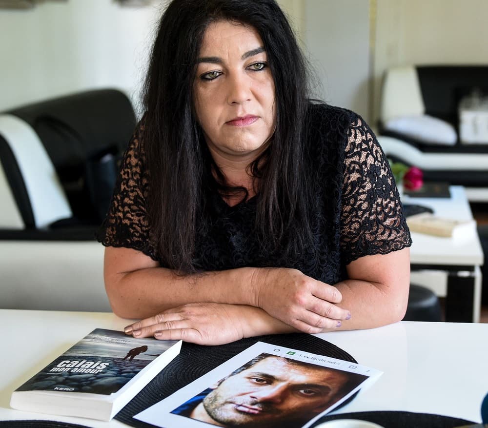 Esta antiinmigrante se enamoró de un refugiado y ahora la justicia la declaró culpable por ayudarlo