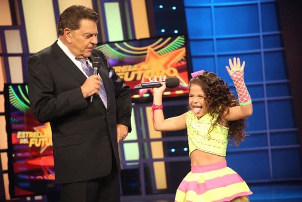 Ella sí que aprovechó su tiempo con Don Francisco ¡y hasta caras puso!