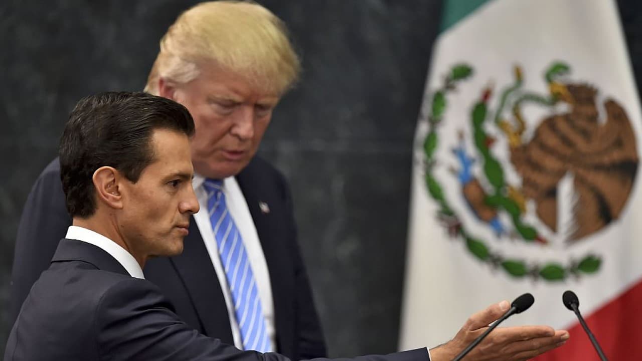Donald Trump se va de México sin ofrecer una disculpa e insistiendo en el muro