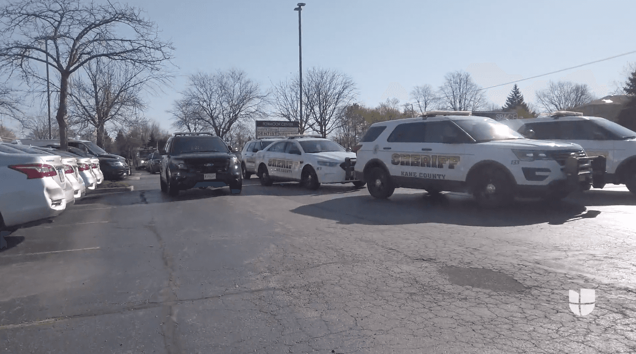 Sorprenden a los trabajadores de dos hospitales en Aurora para darles las gracias por su lucha contra el coronavirus