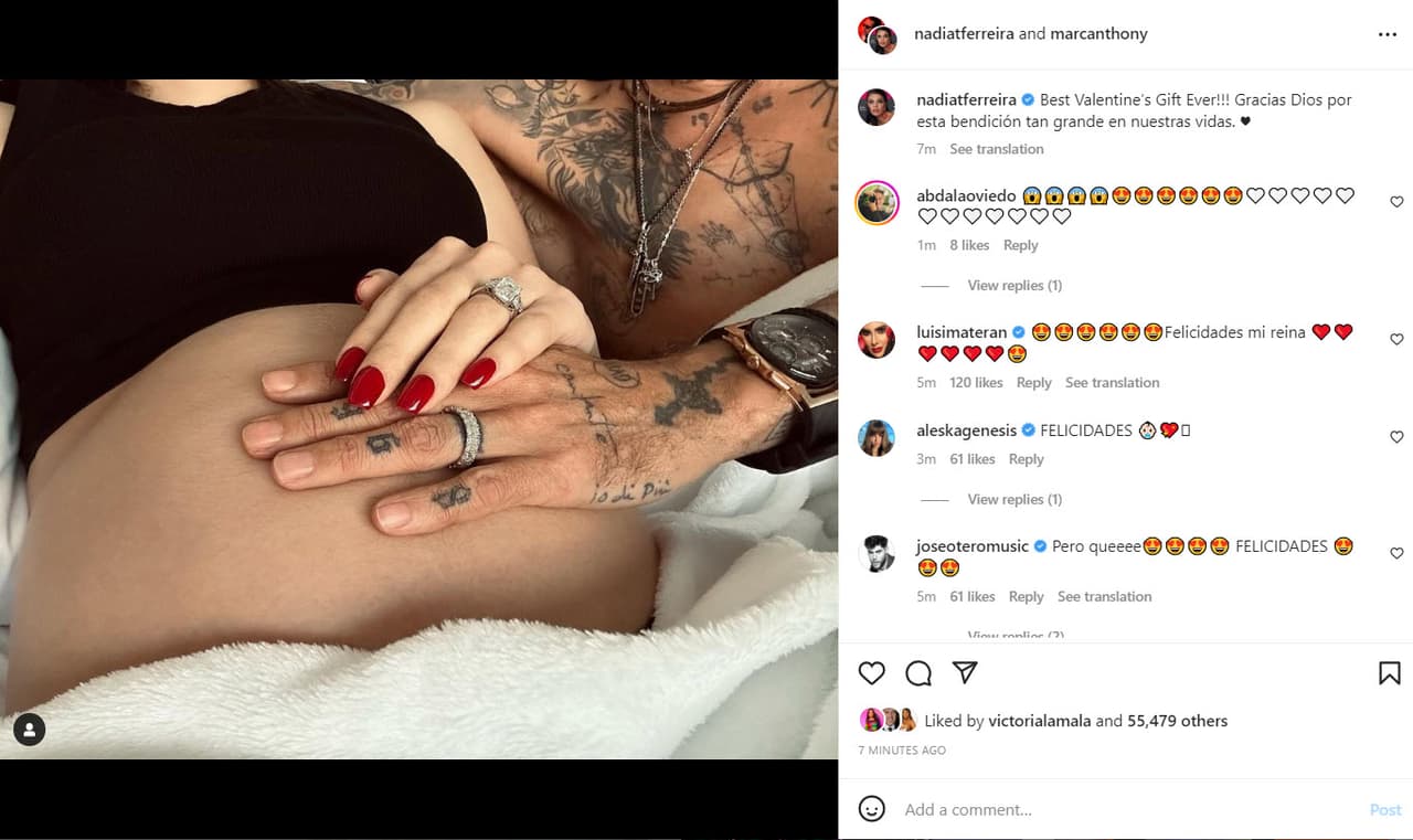 Sin dar detalles de cuántos meses tiene la modelo de embarazo, los recién casados dieron la noticia con esta tierna fotografía del vientre de la paraguaya.
<br>