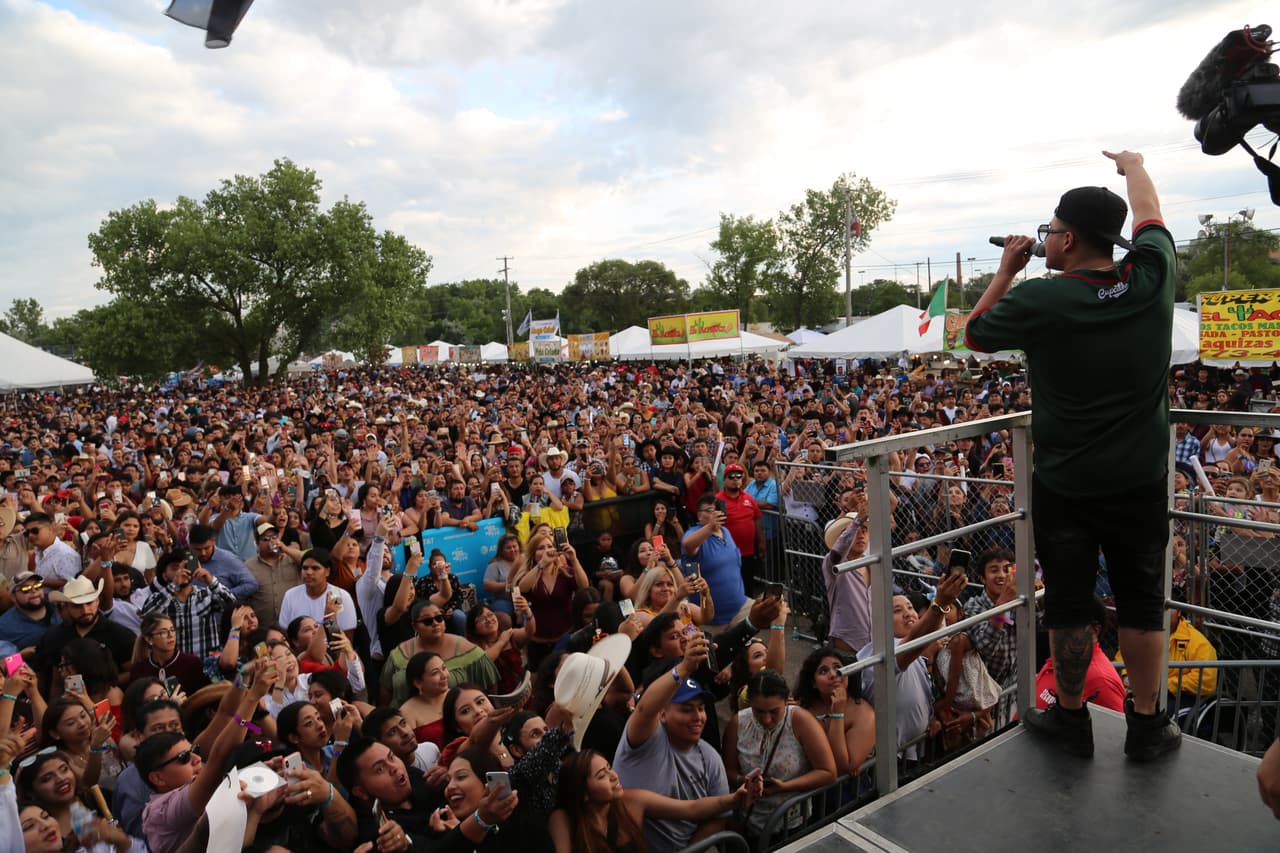<b>Fuerza Régida</b> prendió el ambiente con 'Sigo Chambeando' y muchas otras de sus rolas.