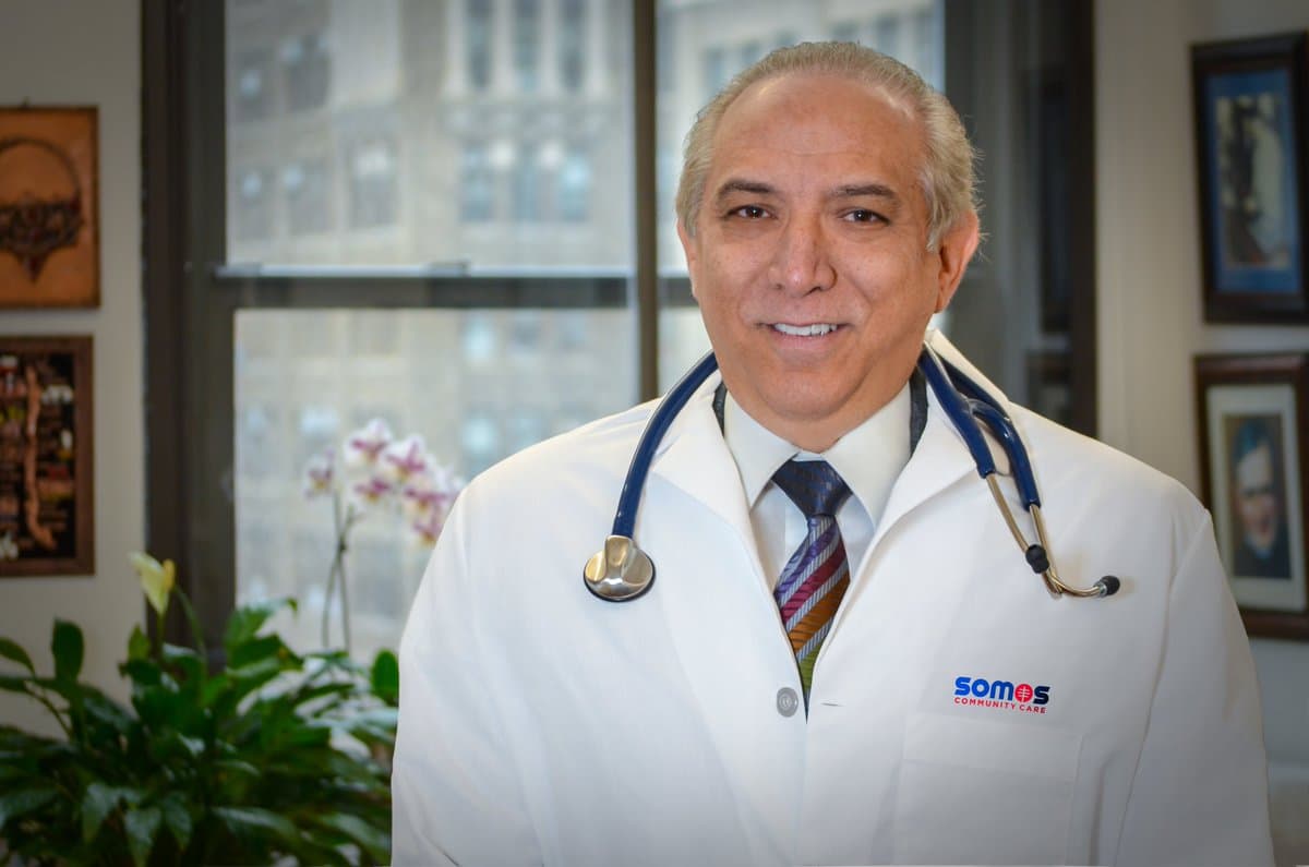 Febrero: Ramón Tallaj. Este médico hispano es el fundador y director general de ‘SOMOS Community Care’ y, además, está encargado de liderar las labores de distribución y aplicación de vacunas contra el coronavirus en la ciudad de Nueva York.
<br> 
<a href="https://univision.wyng.com/Angel_del_41_2021" target="_blank">Haz clic aquí para votar</a>
<br>