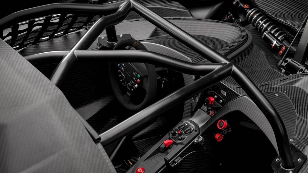 El KTM X-Box GT4 cuenta ahora con un reposacabezas que cuenta con la homologación del circuito de prototipos de Le Mans (LMP)