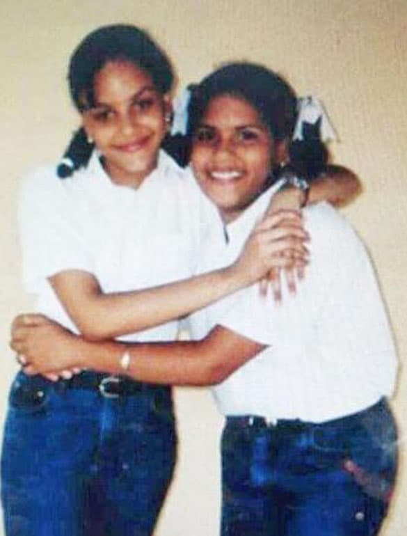 También es una excelente amiga. Aquí la vemos en su época de estudiante en República Dominicana.