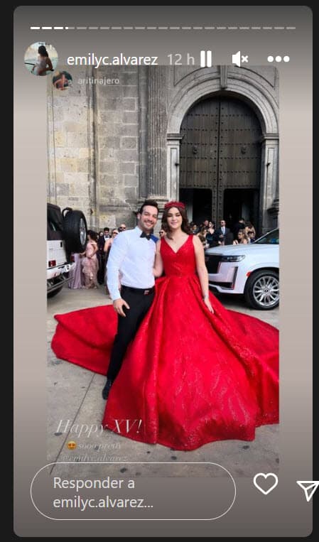 El primero, los destellos que cubrieron gran parte de la pieza.
<br>