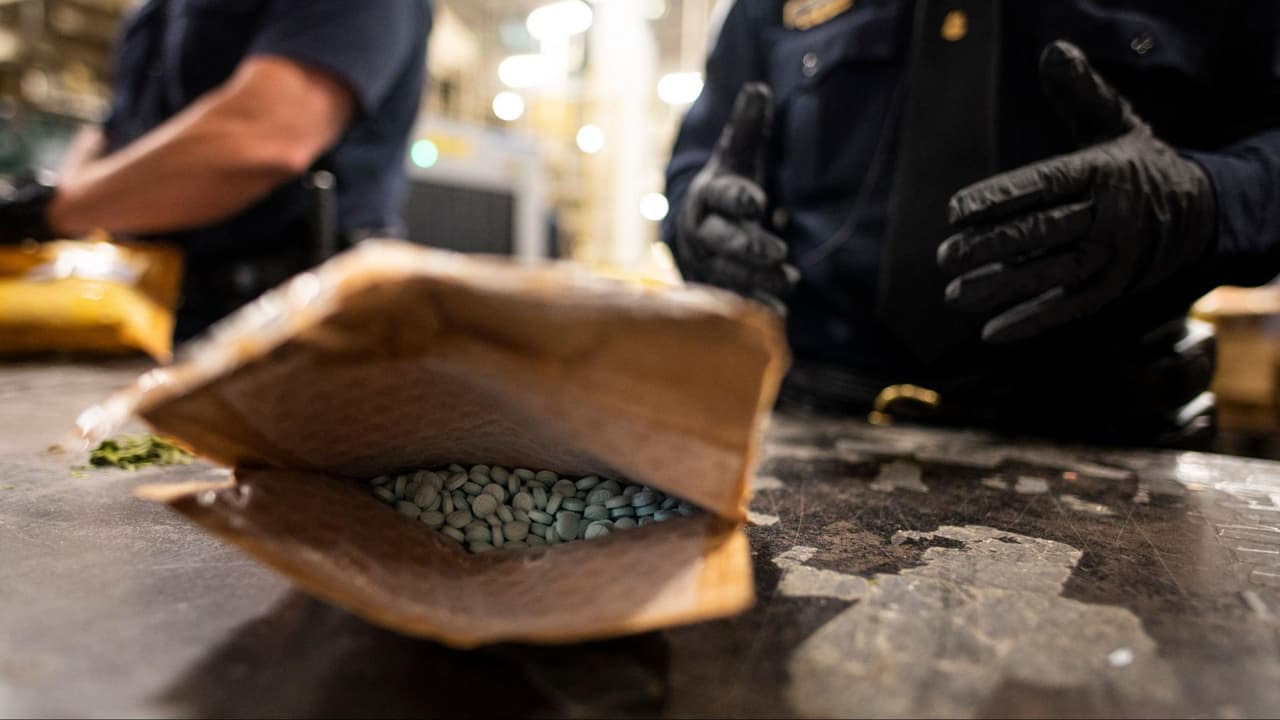 Dos hombres arrestados el aeropuerto Midway por posesión de fentanilo 