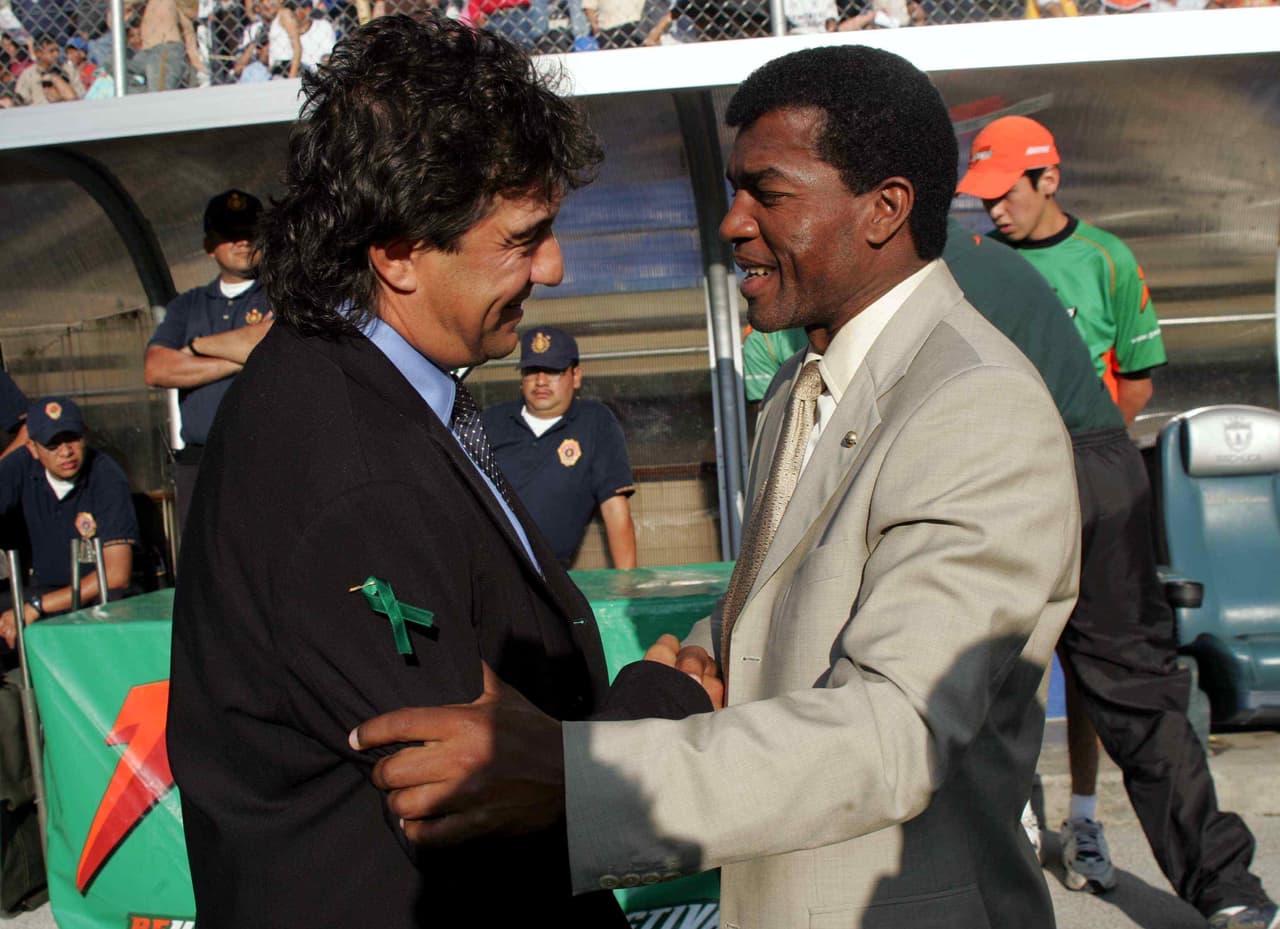 Tomó al Pachuca y posteriormente al Cruz Azul con quien logró ser súper líder de Liga MX, pero sin título.