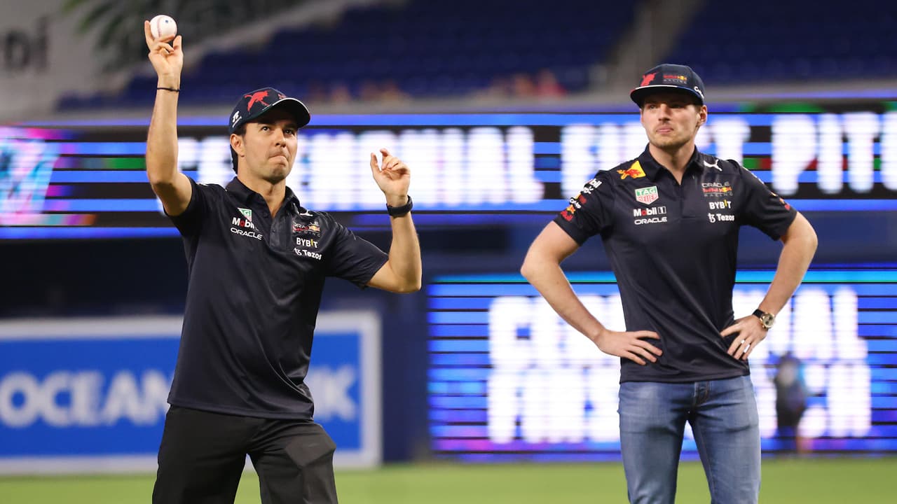 Checo y Verstappen lanzan la primera bola en juego de los Miami Marlins