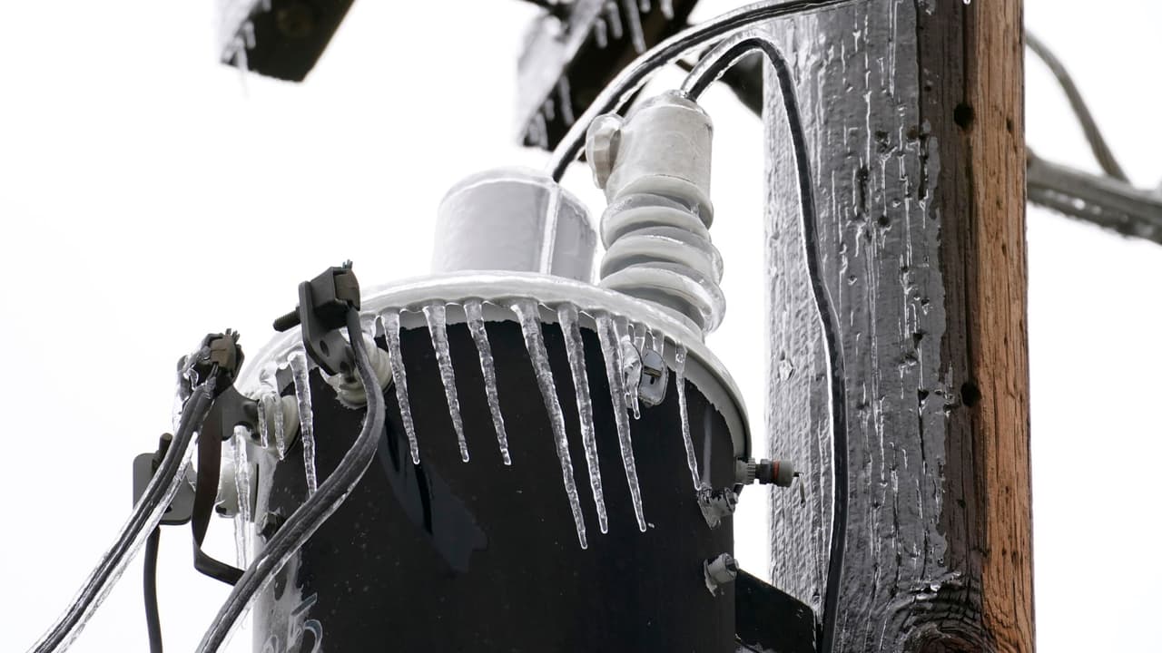 ERCOT pide conservar energía ante el frente ártico en Texas