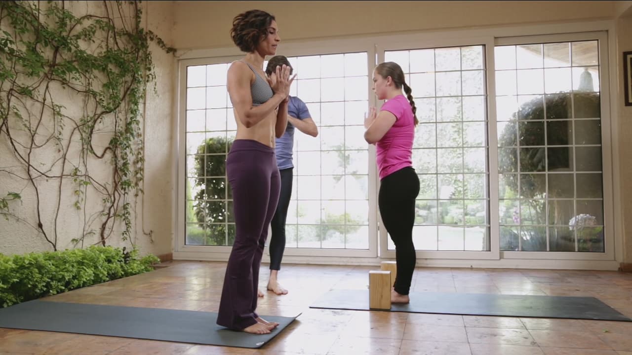 Manos al frente del corazón. Námaste.