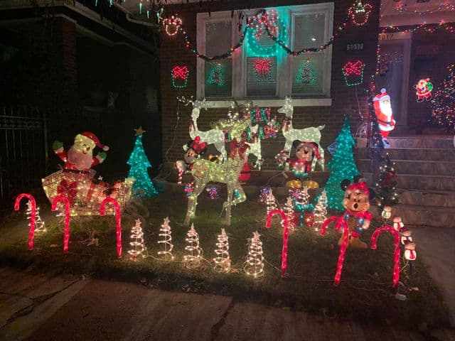 María y su familia decoraron así el patio de su casa.