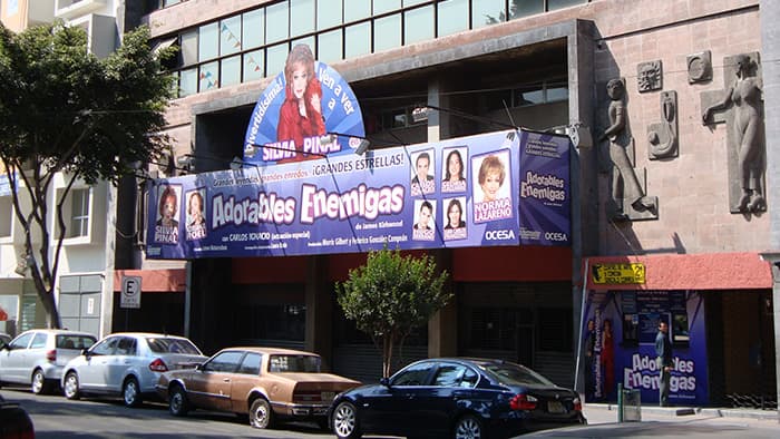 Dicha propiedad se encuentra en funcionamiento y 
<b>sigue siendo administrada por el contador</b> de Silvia Pinal.