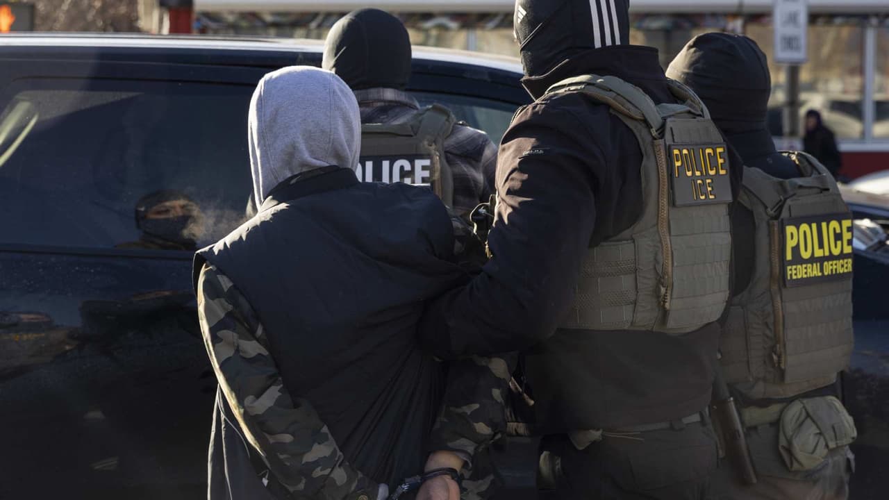 ¿ICE puede o no realizar persecuciones vehiculares y qué excepciones existen?: Abogado de Inmigración responde