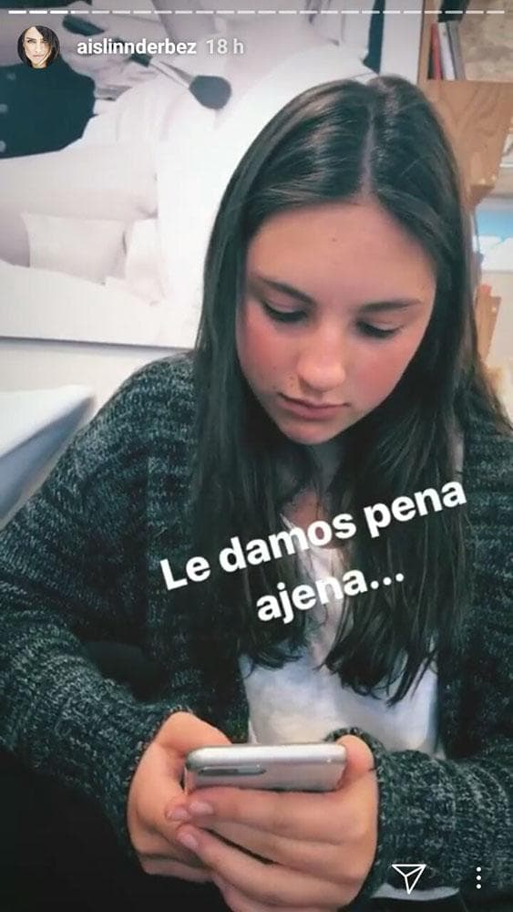 Lorenza, la primogénita de 
<b><a href="http://www.univision.com/entretenimiento/bodas-de-famosos/la-boda-de-aislinn-derbez-y-mauricio-ochmann-video">Mauricio</a></b> fue testigo y cómplice de este cambio. 
<b><a href="http://www.univision.com/temas/aislinn-derbez">Aislinn</a></b> bromeó y escribió que le daban 'pena ajena'.