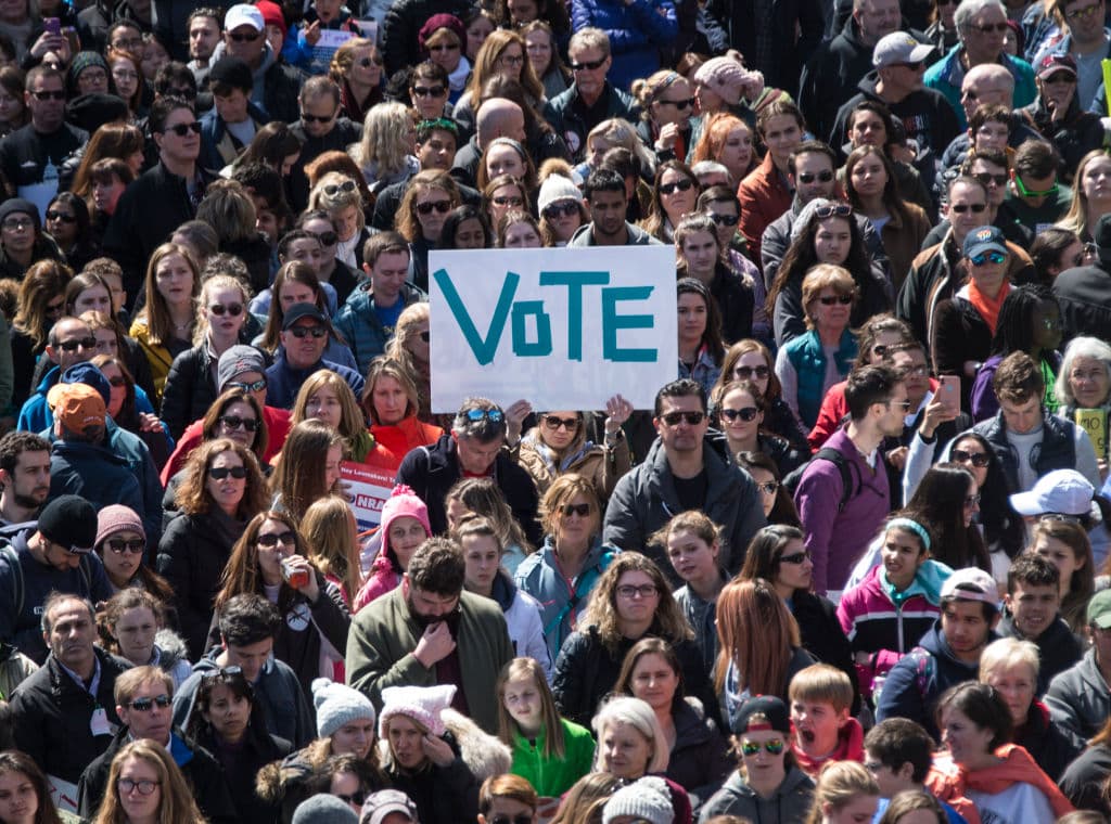 "Sácalos con votos" es el mensaje a los 4 millones de posibles votantes que este año cumplen la mayoría de edad