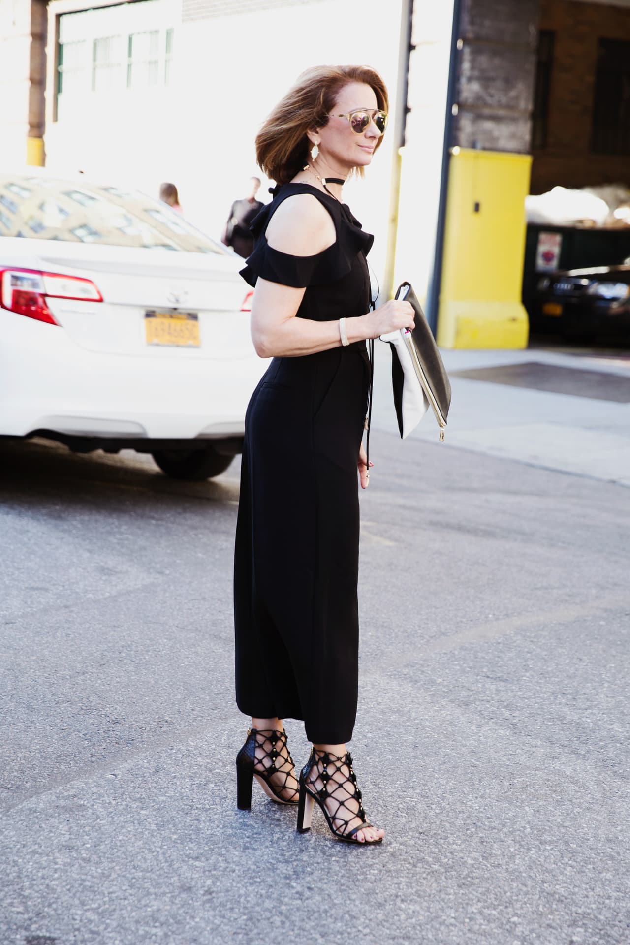 El negro además no tiene edad, es un color apropiado para todos. Es en resumida cuentas el más democrático de los colores.