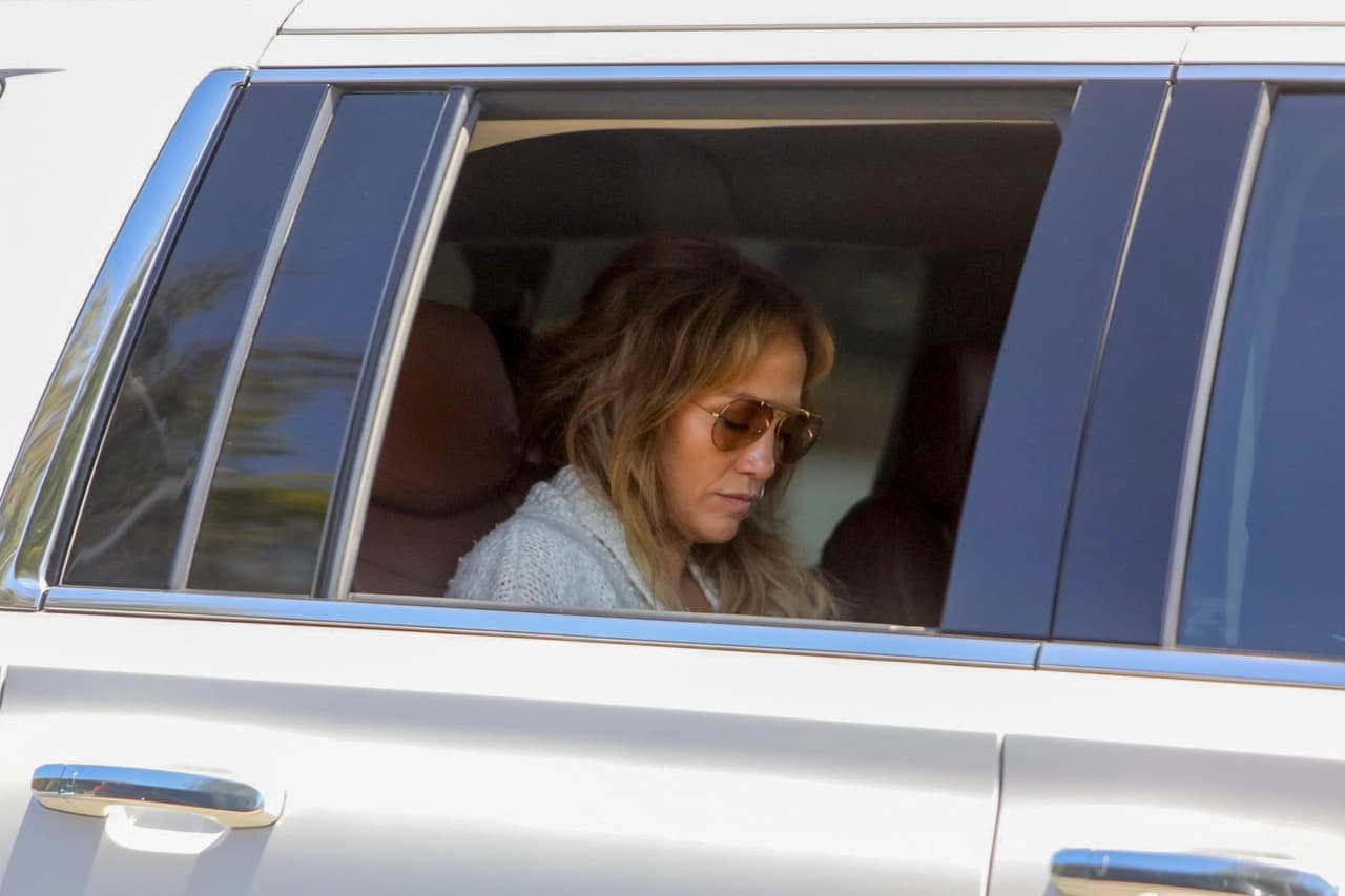 La cantante y el actor 
<b><a href="https://www.univision.com/famosos/interactivo-todos-los-amores-de-jennifer-lopez-a-lo-largo-de-34-anos" target="_blank">tuvieron un romance</a></b> desde finales de 2002 a enero de 2004.
<br>