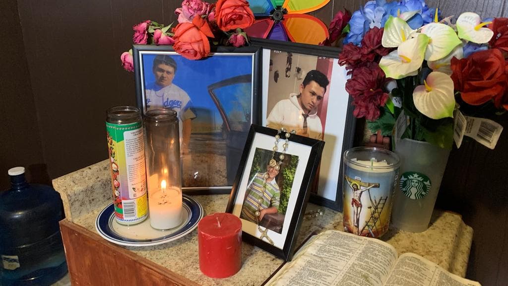 La víctima, José Méndez Varela, era un padre de familia que estaba trabajando en un campo de uvas cuando le dispararon y lo mataron. 
<br>