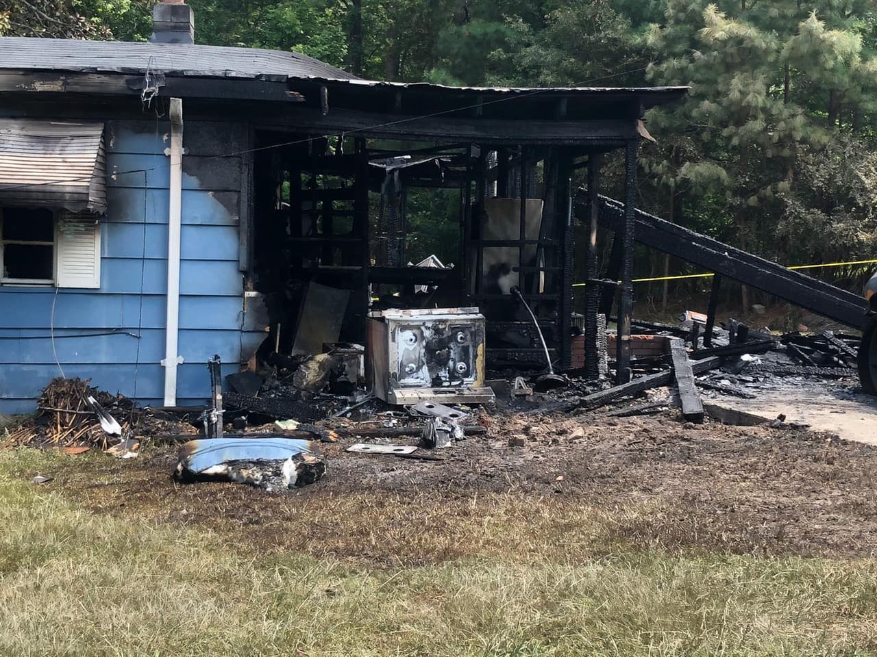Un incendio dejó en cenizas una casa de Bay Poind Dr., en Durham, Carolina del Norte.