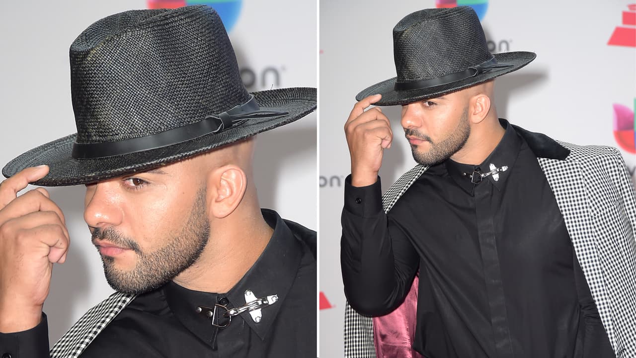 El merenguero Gabriel optó por llevar este sombrero en la alfombra. Hay veces que accesorios como estos no encajan.