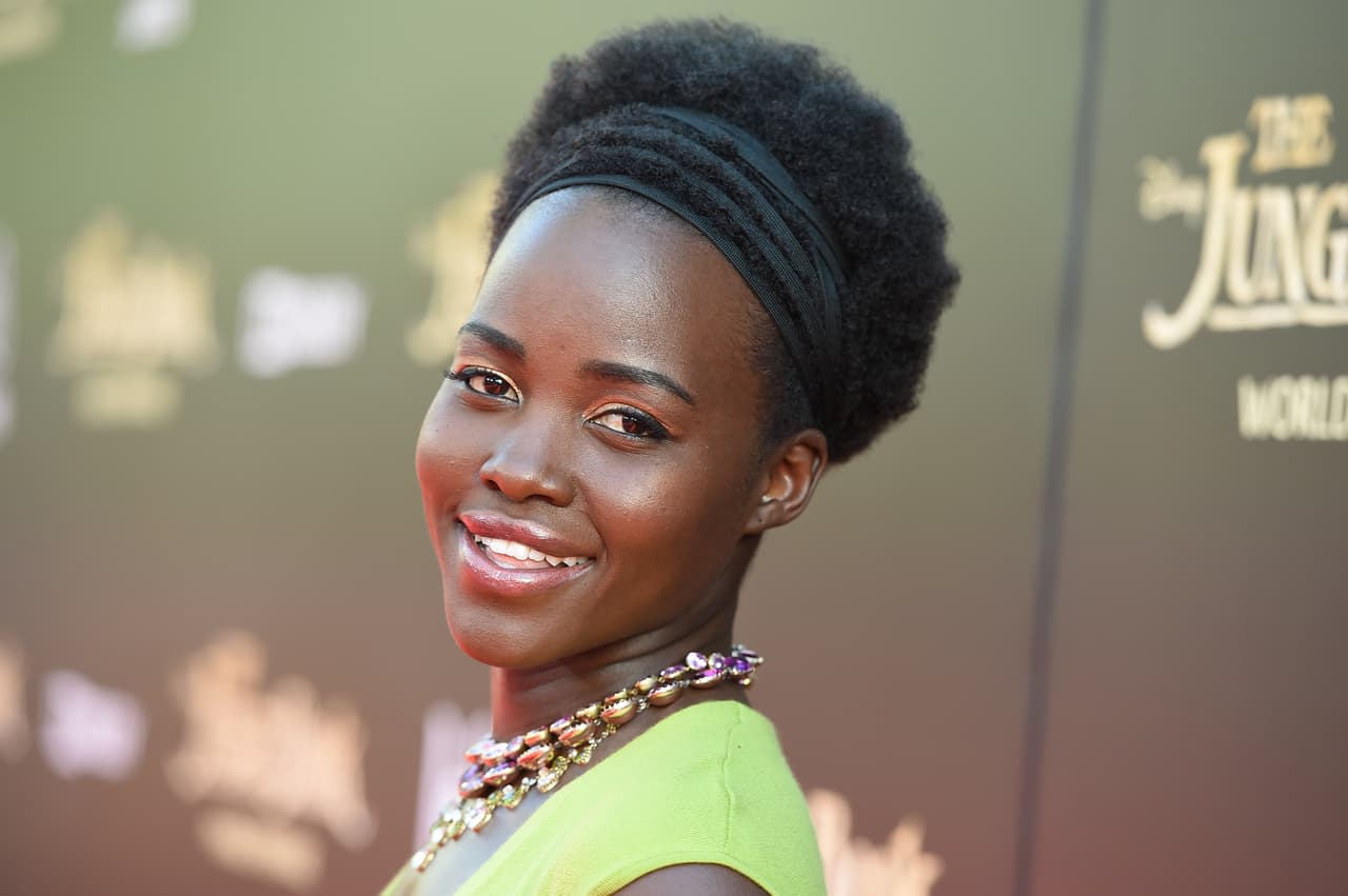 Promesa de una obra en Broadway con Lupita Nyong'o sirvió para robar 165,000 dólares