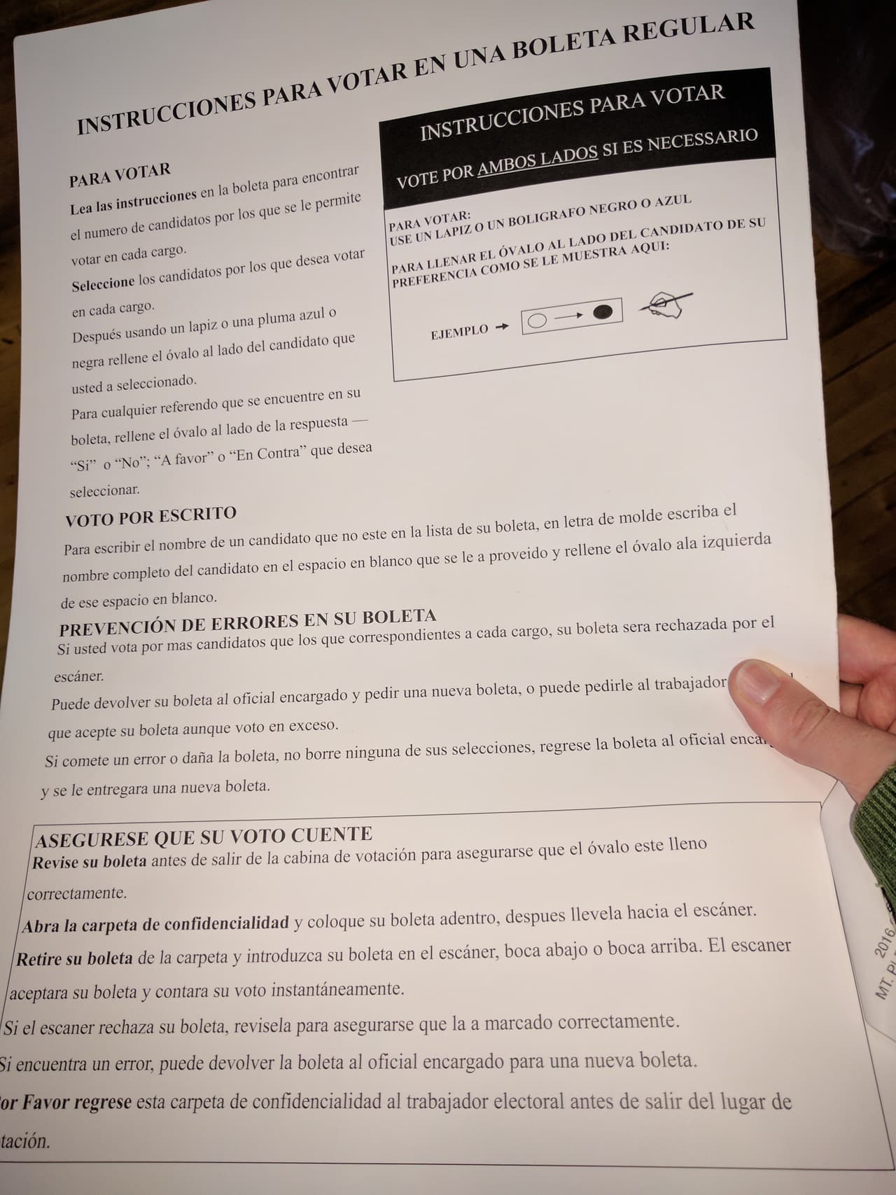Instrucciones para votar en español en un centro de votación de Washington D.C