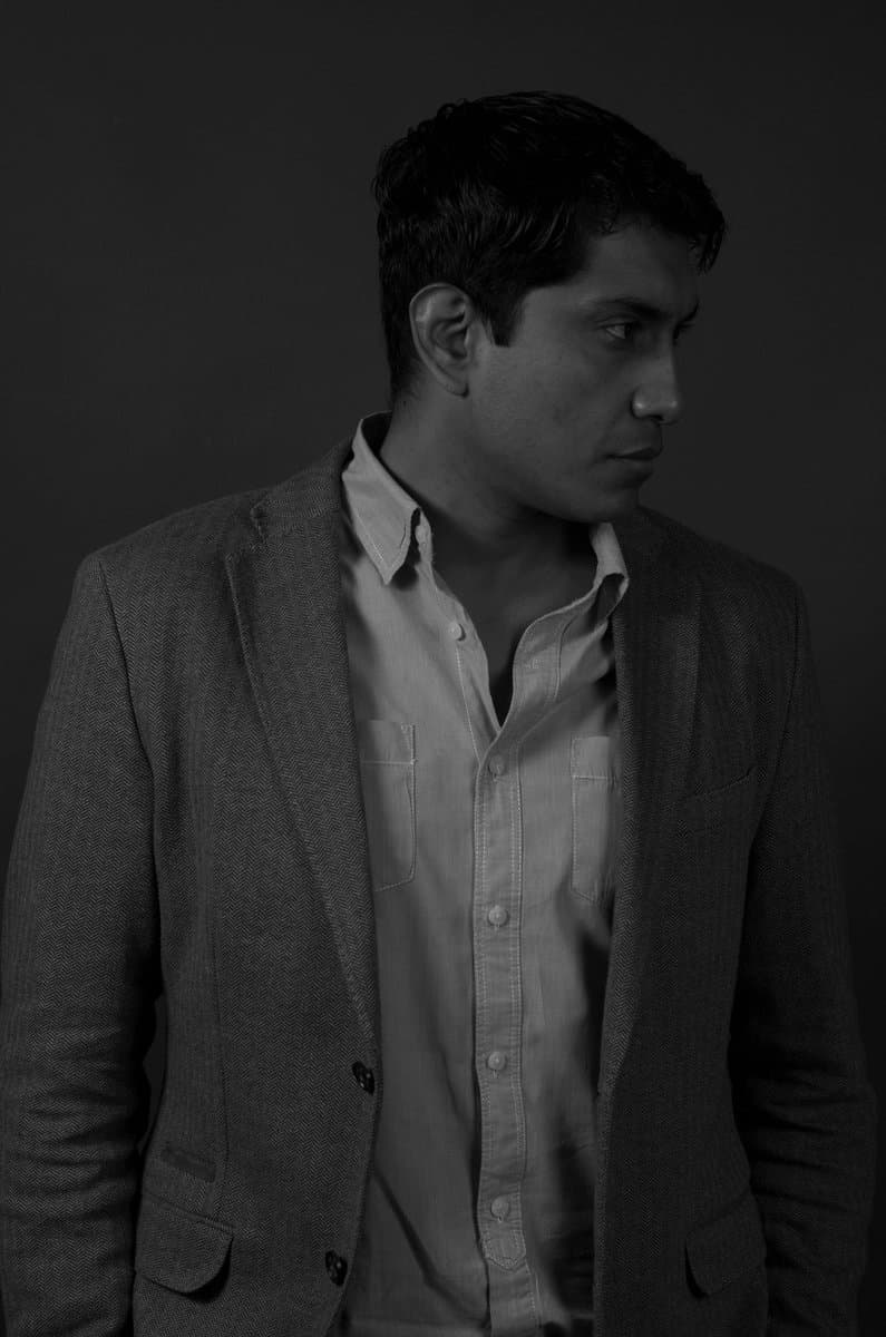 Su padre, quien es amante del cine, lo inscribió en la escuela de actuación de María Elena Saldaña, actriz mejor conocida como 'La Güereja'.