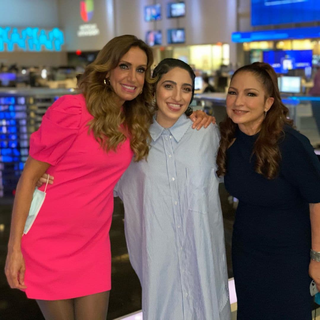 Este mes de octubre, Lili, Gloria y Emily Estefan lanzaron 'Red Table Talk: The Estefans', un show digital en el que hablan a corazón abierto para sus fans sobre situaciones personales y familiares que han marcado sus vidas.