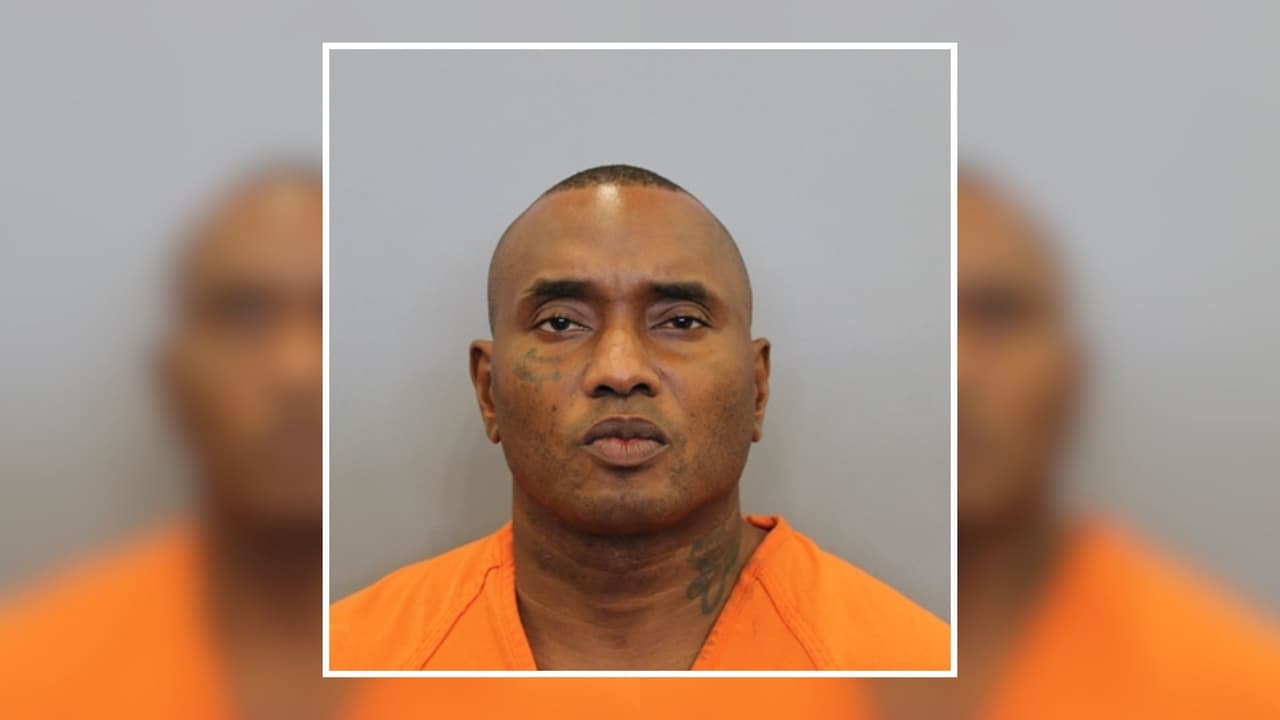 Buscan al sospechoso de asesinar a su pareja sentimental en su propio apartamento y luego darse a la fuga